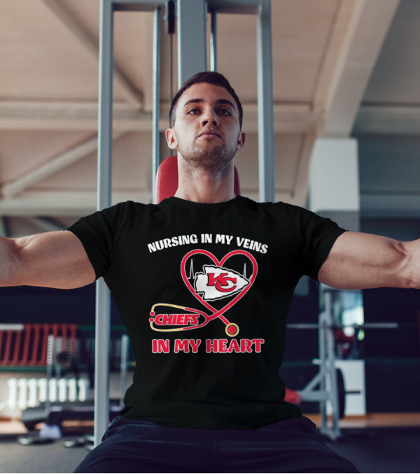 Nursing In My Veins Chiefs In My Heart KC Logo Heartbeat Stethoscope T-Shirt