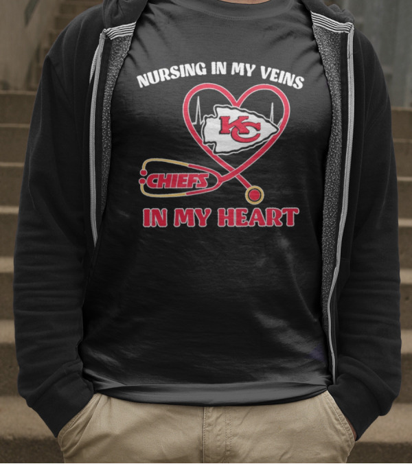 Nursing In My Veins Chiefs In My Heart KC Logo Heartbeat Stethoscope T-Shirt