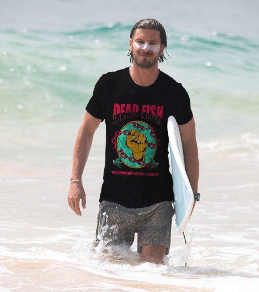 Dead Fish Pela Primeira Vez Nos Libartar T-Shirt