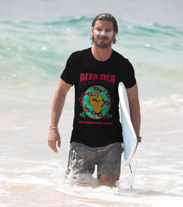 Dead Fish Pela Primeira Vez Nos Libartar T-Shirt