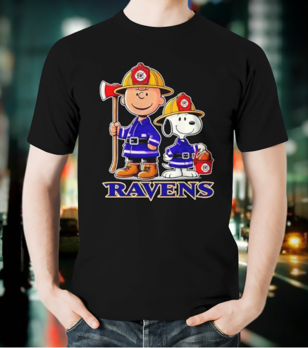 Firefighter Charlie Brown And Snoopy Baltimore Ravens T-Shirt