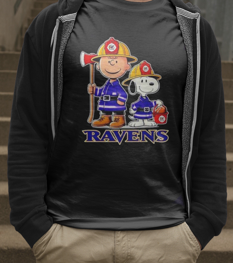 Firefighter Charlie Brown And Snoopy Baltimore Ravens T-Shirt