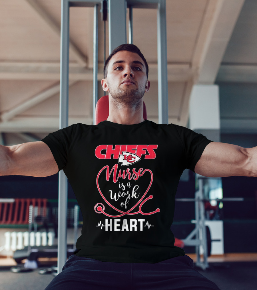 Kansas City Chiefs Nurse Is A Work Of Heart With Arrowhead Logo And Stethoscope Design T-Shirt