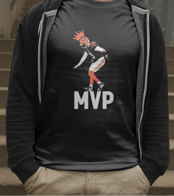 Lfg Cincy Jackpot Joey Mvp Football Player Illustration With Crown T-Shirt