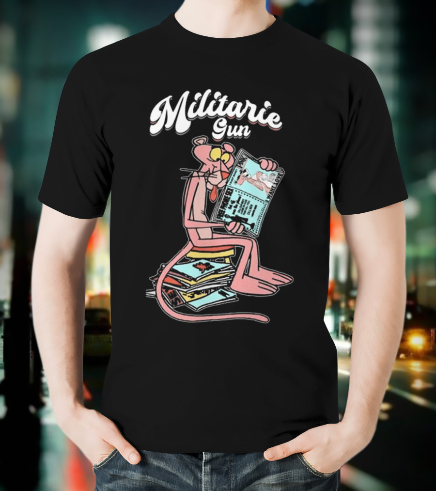 Militarie Gun Pink Panther Reading Comics T-Shirt