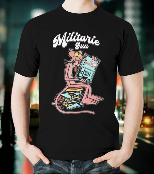 Militarie Gun Pink Panther Reading Comics T-Shirt