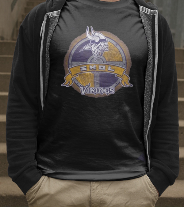Minnesota Vikings Skol Shield Logo Vintage Emblem T-Shirt