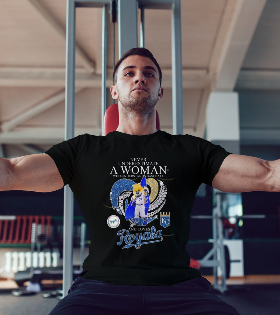 Never Underestimate A Woman Who Understands Baseball Royals Mascot Kansas City Love T-Shirt