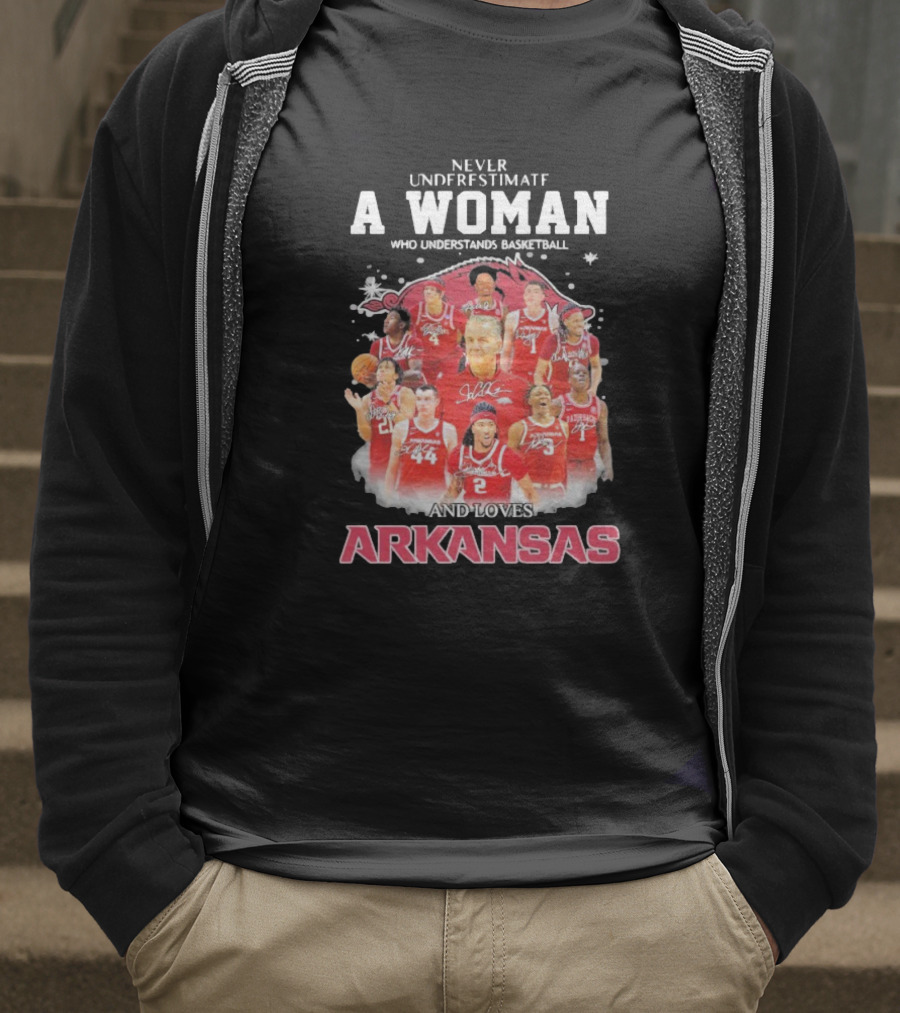 A Woman Who Understands Basketball Loves Arkansas Razorbacks Men's Team T-Shirt