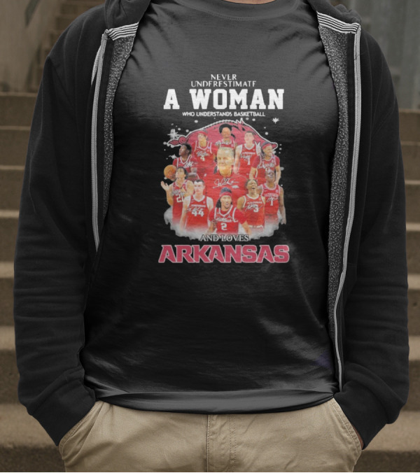 A Woman Who Understands Basketball Loves Arkansas Razorbacks Men's Team T-Shirt