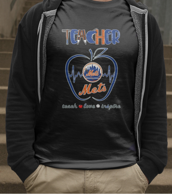 New York Mets Teacher Heartbeat Apple Teach Love Inspire 2025 T-Shirt