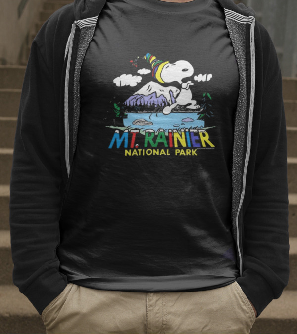 Peanuts Snoopy Mt. Rainier National Park Colorful Adventure T-Shirt