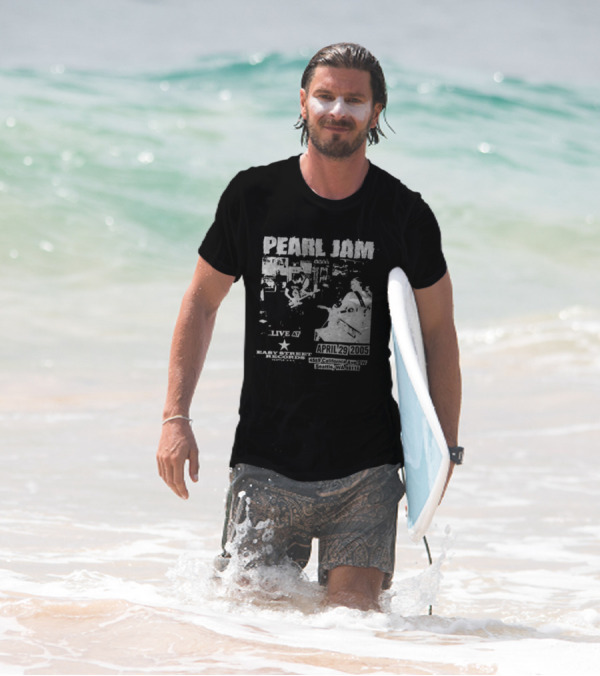 Pearl Jam Live At Easy Street April 29 2005 Seattle WA 4455 California Ave SW T-Shirt