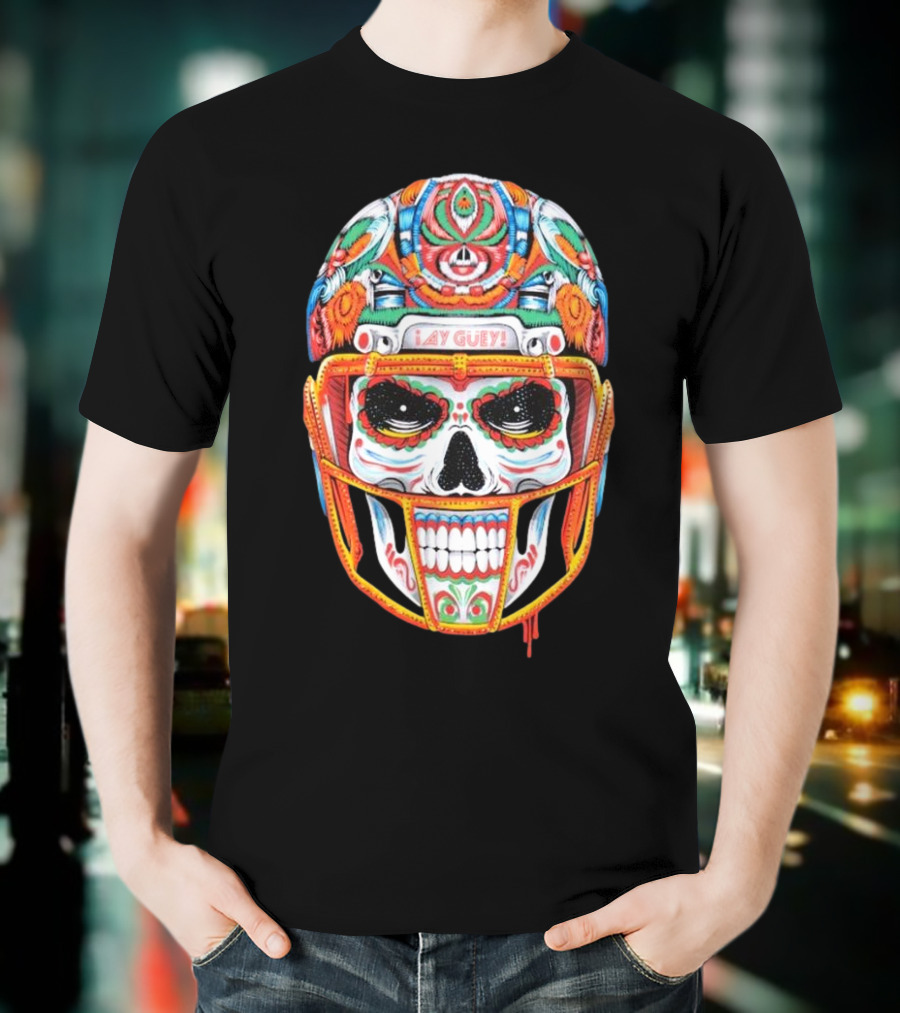 Primera De 10 ¡Ay Güey! Colorful Skull Football Helmet T-Shirt