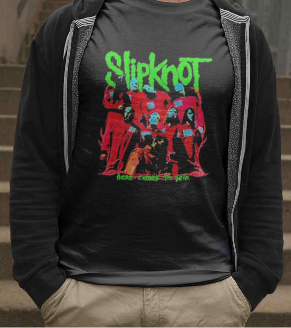 Slipknot Here Comes The Pain Text With Red Figures And Green Logo T-Shirt