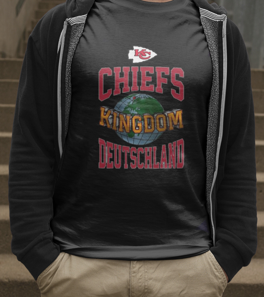 Chiefs Kingdom Deutschland With Kansas City Arrowhead Logo And Globe T-Shirt