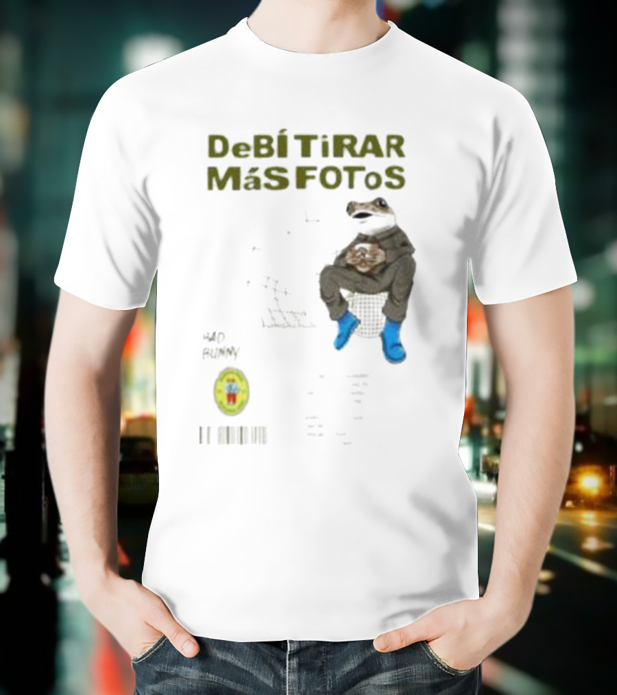 DeBI TiRAR MaS FOToS Bad Bunny 2025 Frog Sitting Blue Boots T-Shirt